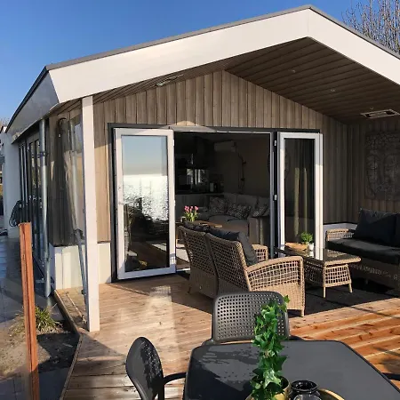Luxe Chalet Markermeer ***** * Bovenkarspel